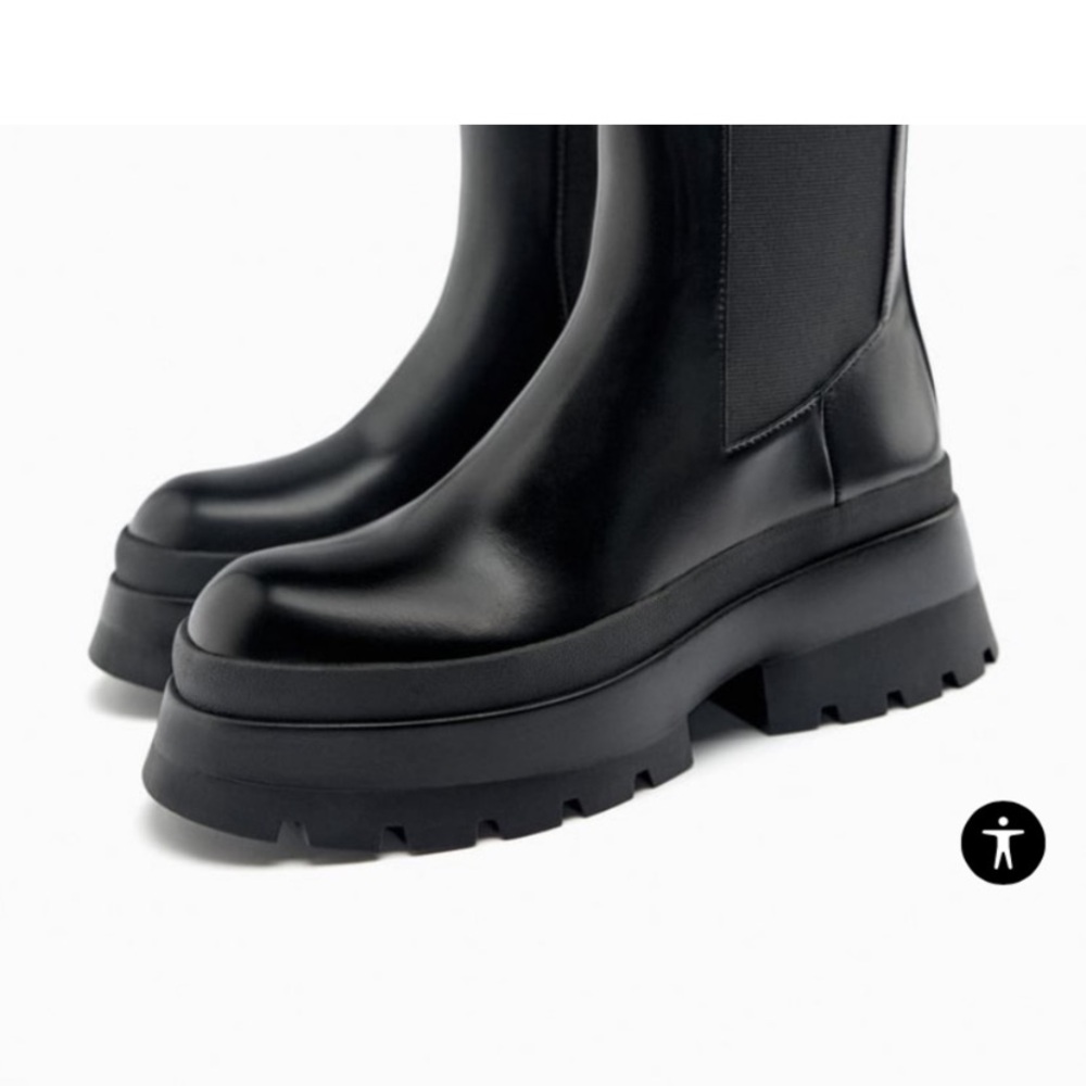 Zara chunky ankle booties some scuffs no rips or tears 
38. - Picture 4 of 13